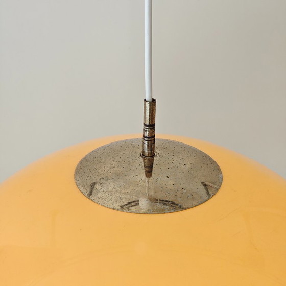 Image 1 of Suspension vintage en plastique beige