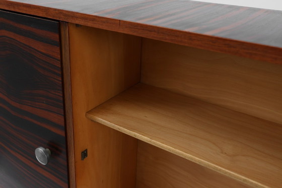 Image 1 of Seltener kleiner Art Deco Schrank mit schönem Holzmuster, Frankreich 1920er Jahre