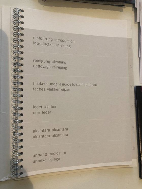 Image 1 of Cor Sinus con braccioli e poggiapiedi in Alcantara