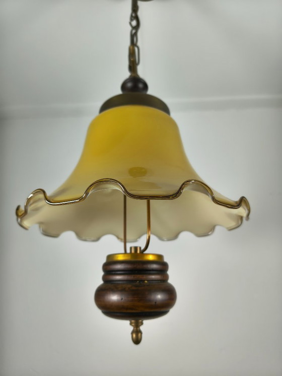 Image 1 of Lámpara colgante antigua de cristal opalino amarillo, 1920-1930