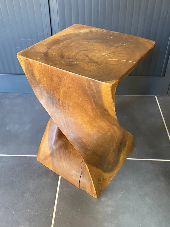Kruk van massief, onbewerkt walnotenhout, uit één stuk gesneden, 1970 – Krukjes, Wood (photo 7 of 16)