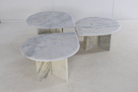 Image 1 of Set di 3 tavolini laterali in marmo, tavolino da caffè a forma di goccia