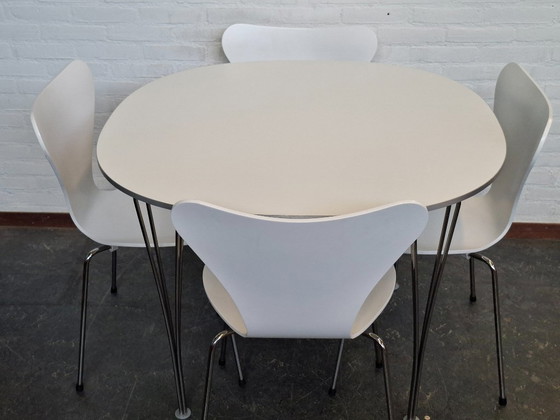 Fritz Hansen Dining set by Arne Jacobsen – Metal, Wood, Vintage (photo 6 of 18)