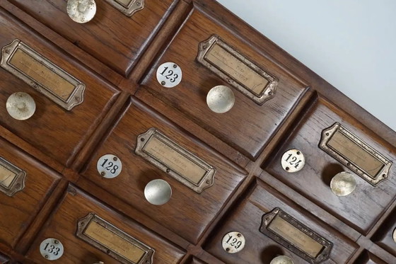 Image 1 of Vintage Duitse eiken apothekers- / spaarkast, jaren 1950