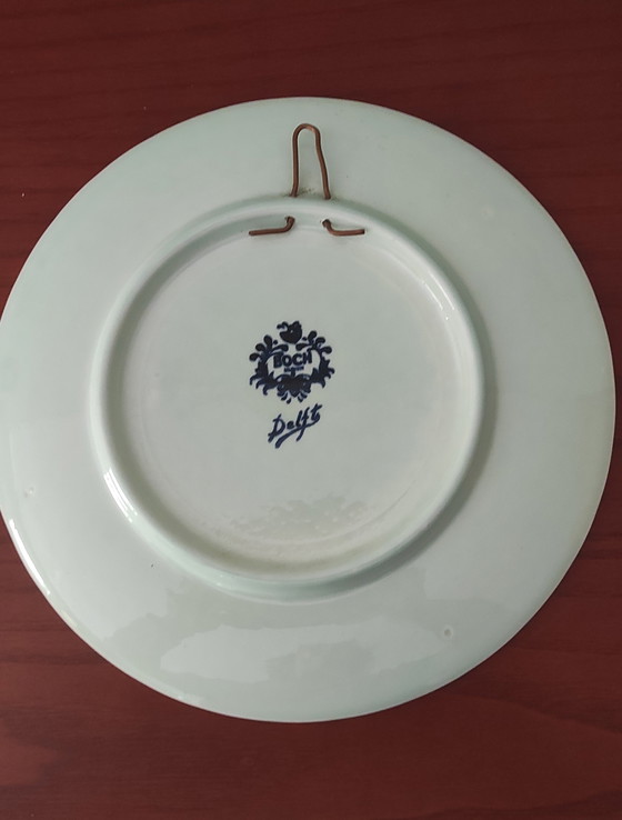 Image 1 of Lot de 2 assiettes murales vintage en faïence de Delft – Boch Belgium / Sphinx royal