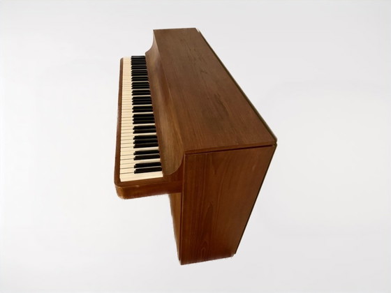 Image 1 of Exclusiva pianette danesa de teca Louis Zwicki – diseño de mediados de siglo