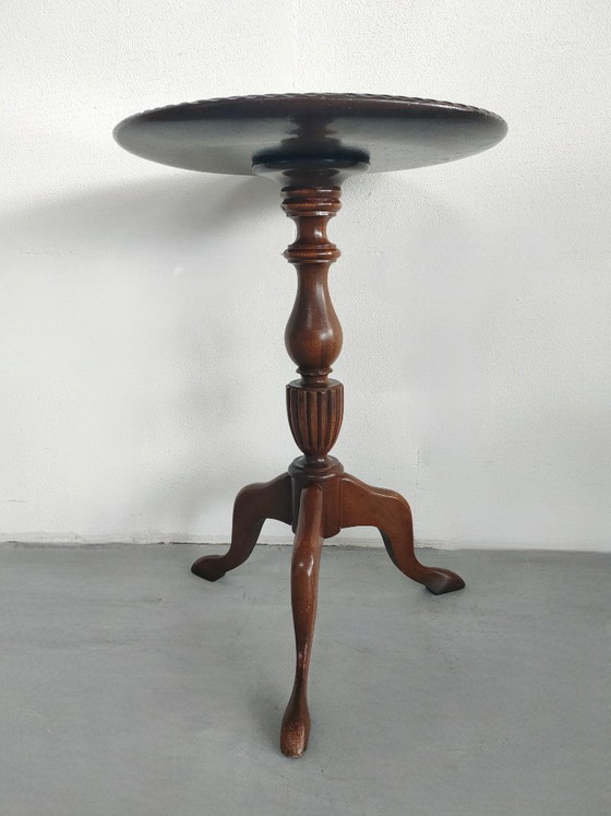 'Grandma Chic' Antique English Wine Table / Tripod Side Table (Solid Mahogany, Circa 1890) – With Glass Top (photo 8 of 12)