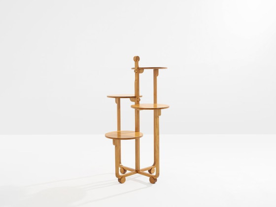 Image 1 of André Groult tafel met vier etages, esdoorn- en beukenhout, circa 1920.