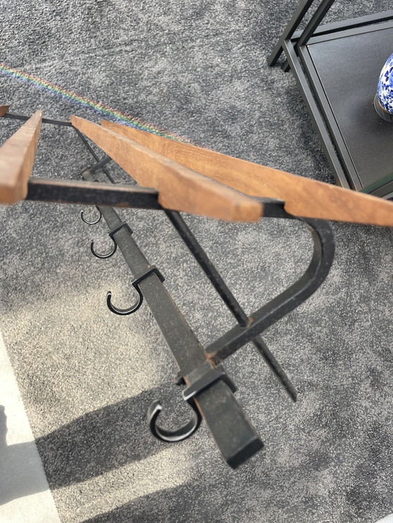 Image 1 of Appendiabiti scandinavo vintage in legno di teak e metallo degli anni '50