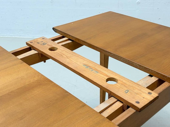 Image 1 of Uitschuifbare eettafel van kersenhout uit Willisau, Zwitserland, jaren 60.