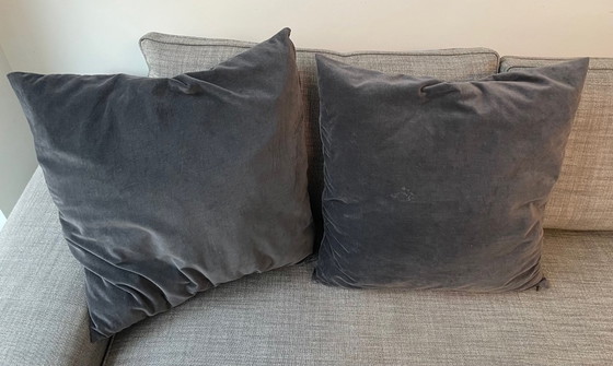 Image 1 of Ensemble complet Minotti 6 pièces comprenant 2 canapés, 1 pouf et 1 table basse.