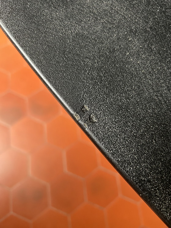 Image 1 of Table Tobi Ishi BB Italia noire, ovale, aspect cimenté