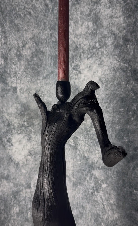 Lady Venom sculptuur kandelaar van Rotan Hunt – Kandelaars en kaarsen, Wood (photo 3 of 15)