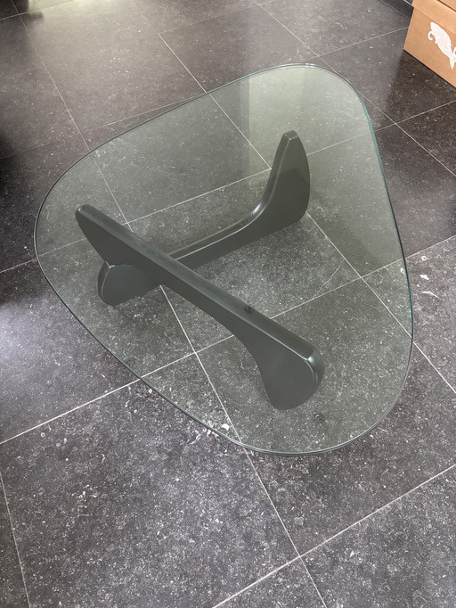 1x Vitra coffee table Isamu Noguchi