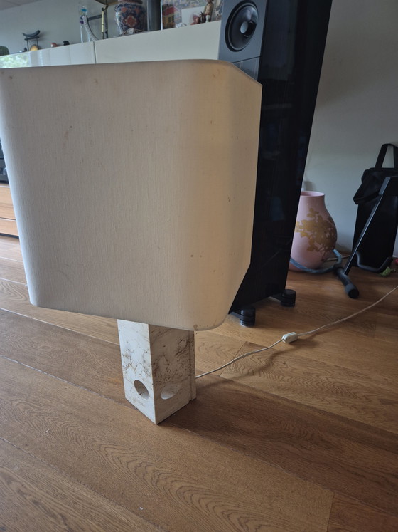 Image 1 of Grande lampe de table en travertin design italien (Fratelli Manelli)
