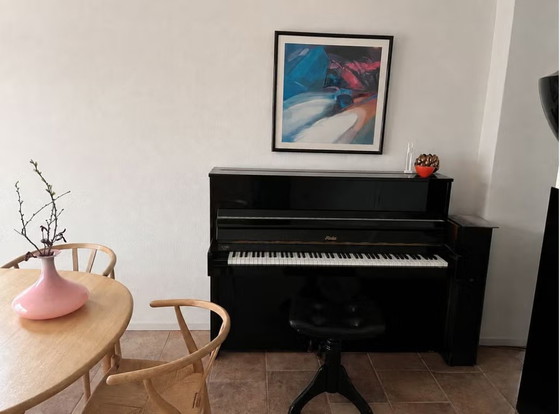 Piano Rösler noir 123 cm, finition laquée brillante, avec tabouret en cuir. – Objets déco, Leather, Metal (photo 5 of 16)