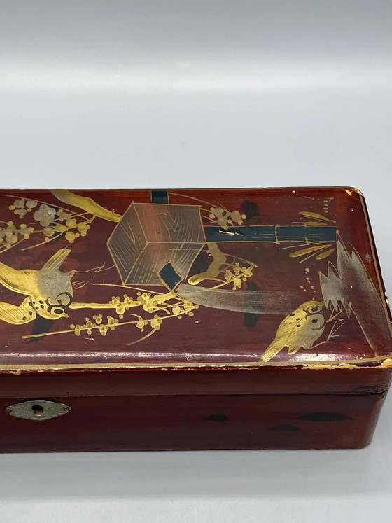 Boîte à éventail japonaise en bois laqué, décorée d'oiseaux et de branches fleuries – Objets déco, Wood (photo 2 of 8)