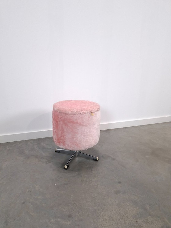 Pouf Rond Pivotant Moelleux Rose avec Couvercle et Pied Chromé – Poufs & repose-pieds, Chrome (photo 9 of 10)