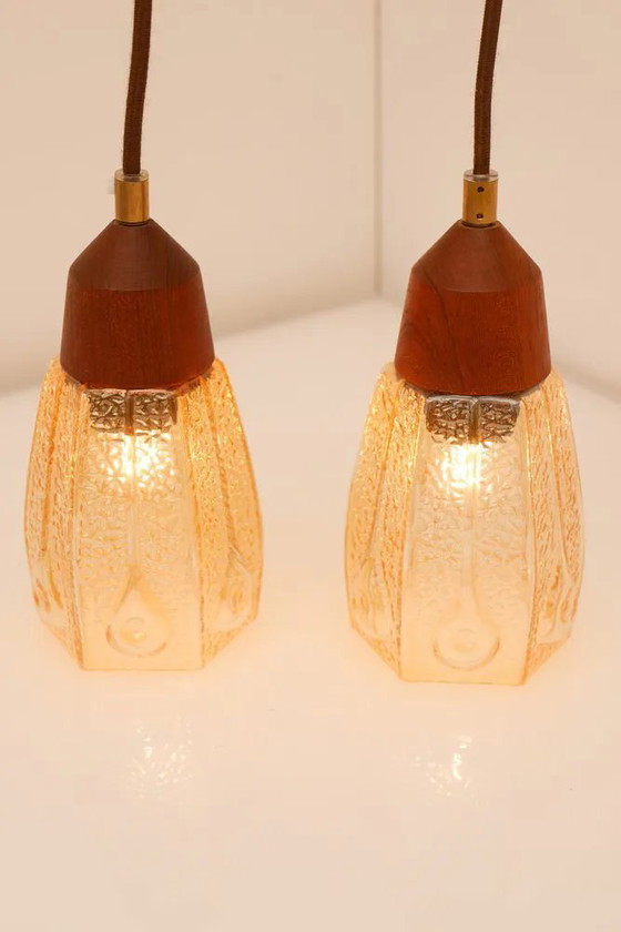 Image 1 of Suspensions en verre de Pukeberg, Suède, années 1960, lot de 2