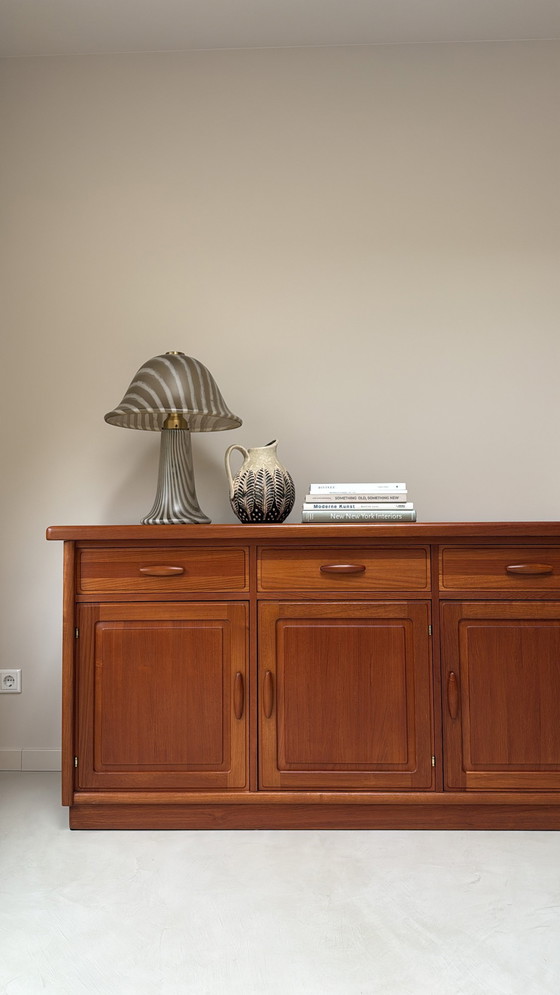 Image 1 of Vintage massief teak houten Dyrlund dressoir 