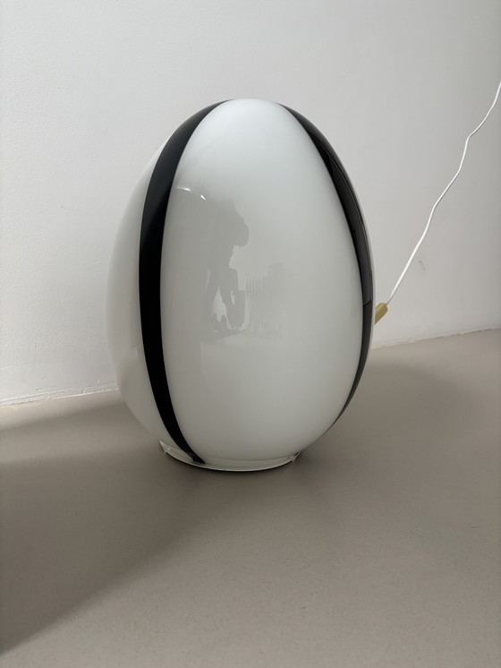 Image 1 of Eglo Leuchten XL Egg lamp vloer-/tafellamp in wit opalineglas met zwarte lijnen