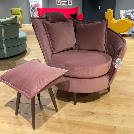 Fama Volta fauteuil met poef