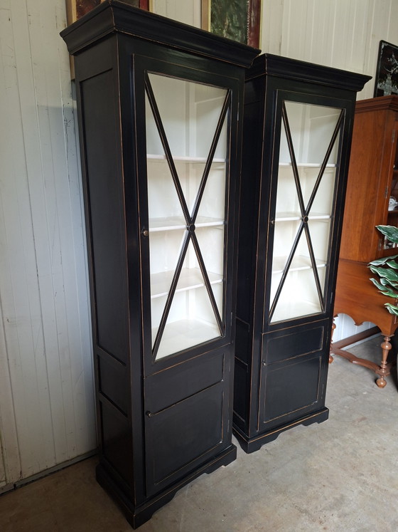 Image 1 of Mobile alto orientale, utilizzabile come vetrina, credenza, libreria, presenta lievi segni del tempo, dimensioni 80x45 cm e alte