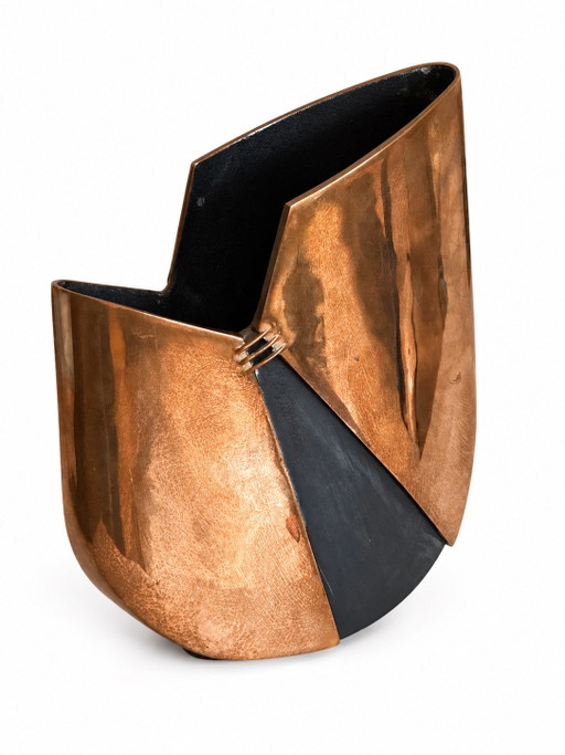 Esa Fedrigolli for Esart – Large Sculptural Bronze Design Vase (1970s/1980s)