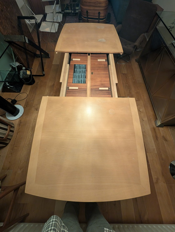 Image 1 of Table de salle à manger extensible Skovby.