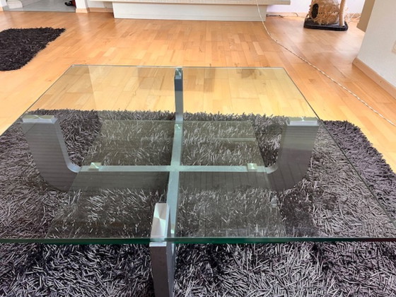 Image 1 of Elegante mesa de centro de cristal de 110 x 110 cm.