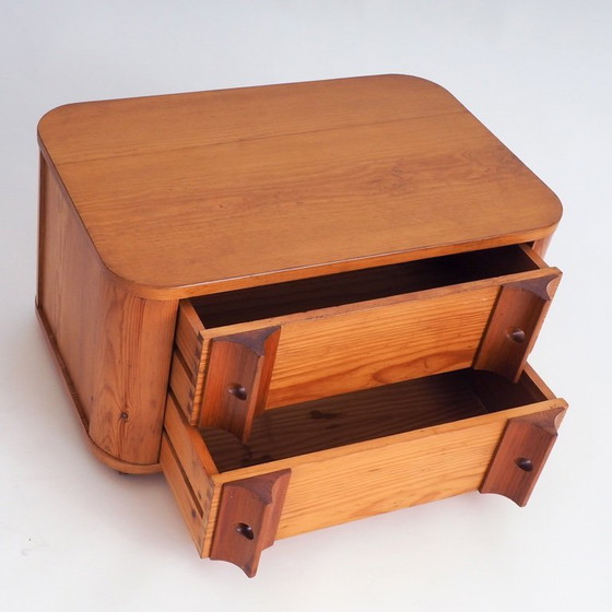 Image 1 of Armario de madera de pino Aran de Jordi Vilanova i Bosch