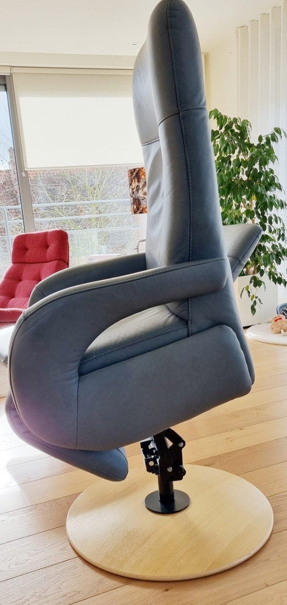 Image 1 of Set di due poltrone relax ergonomiche elettriche in pelle