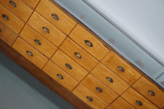 Image 1 of Vintage Engelse esdoorn en eiken haberdasherykast / toonbank, jaren 1930