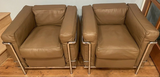 Image 1 of 2 Cassina Original LC2 Petit Lounge Chairs in hellbraunem Leder