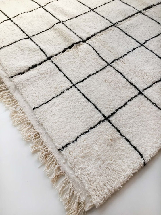 Image 1 of Tapis blanc avec des carreaux 250cmx150cm