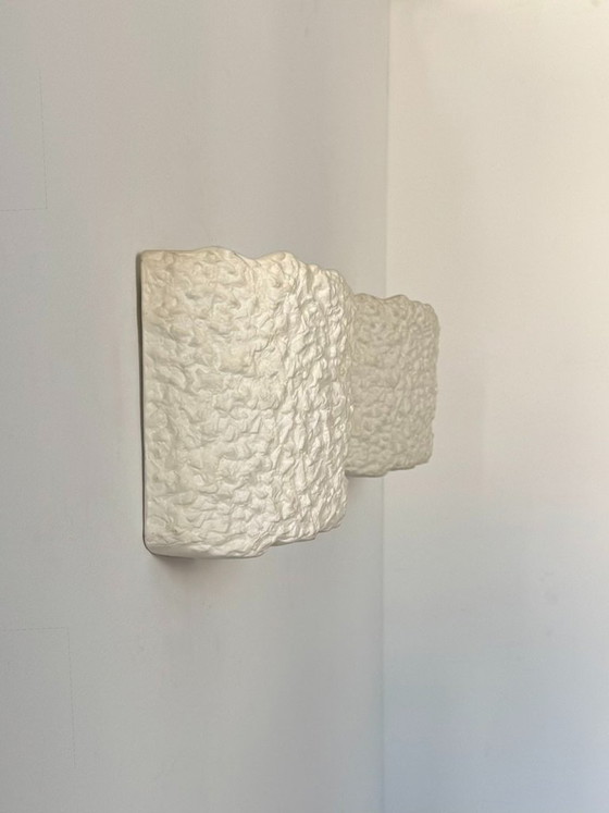 Coppia di applique da parete vintage in gesso liscio e finta pietra, Francia, 1970 – Stone (photo 4 of 6)
