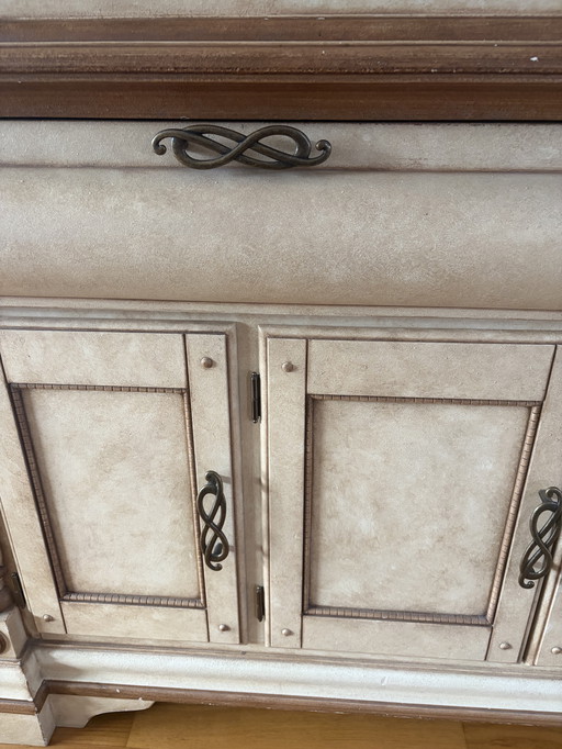 Prachtige handgemaakte vitrinekast van echt hout