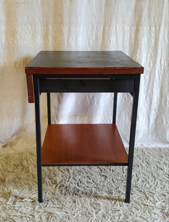 Modernist bedside table in wood and metal - 50s/60s (photo 6 of 10)