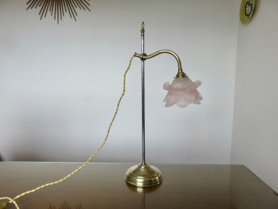 Image 1 of Lampada da gioielleria Art nouveau in bronzo e tulipani in pasta di vetro rosa