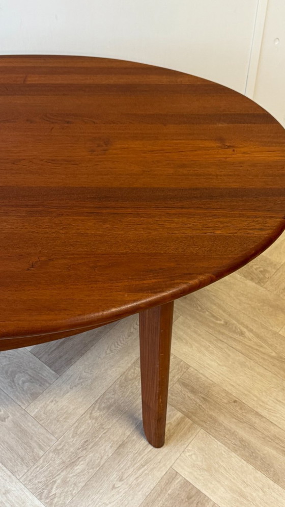 Image 1 of table basse ovale vintage en teck