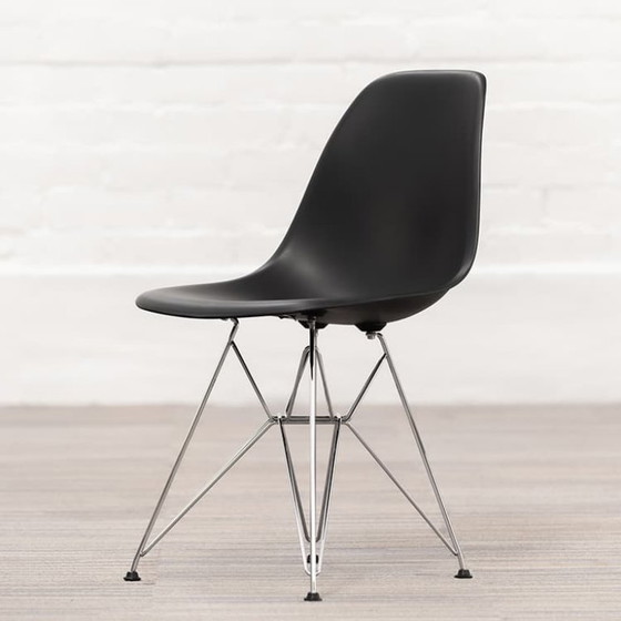 Image 1 of Silla Vitra Eames Plastic Chair Dsr Club