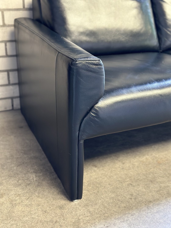 Image 1 of Divano a 2 posti in pelle blu De Sede