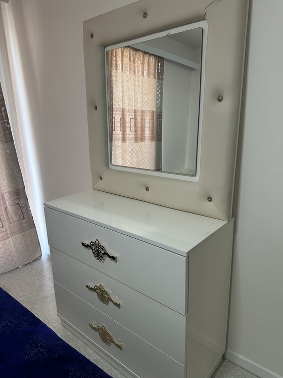 Image 1 of Complete slaapkamer voor te koop volledig met gordijnen en tapijt. € 500.