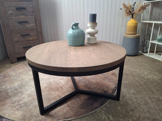 Image 1 of Robust coffee table made of solid oak and metal base