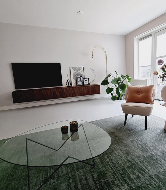 Meuble TV en noyer sur mesure Houtmerk – Meubles tv, Wood (photo 4 of 5)