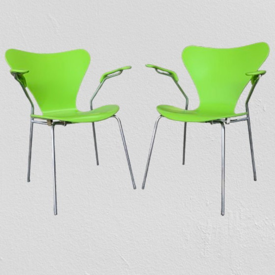 Image 1 of Series 7 3207 Armchairs By Arne Jacobsen For Fritz Hansen