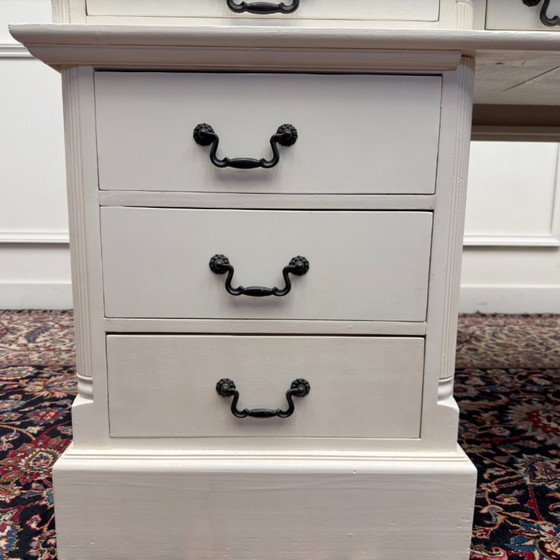 Klassiek Engels Wit Bureau – Leather, Metal (photo 12 of 20)