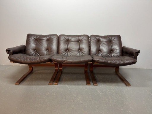 Sofá Kengu de tres plazas en cuero Rybo Rykken de diseño escandinavo de mediados de siglo, súper cómodo, década de 1960.