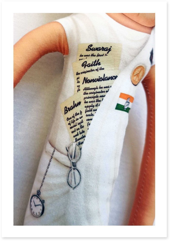 Image 1 of Cadeau van Mahatma Gandhi | Decoratie met Gandhi-beeldje | Kunstpop voor verzamelaars | Cadeau van een vredesactivist