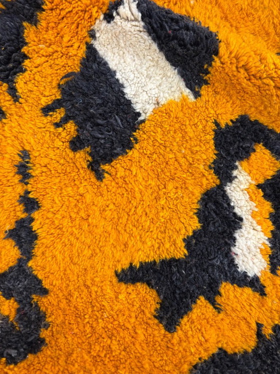 Tappeto in Lana M’rirt Stampa Leopardo Giallo Senape, 200 × 300 cm, leslosanges, Tappeti, Arancione, Modern (foto 8 di 10)